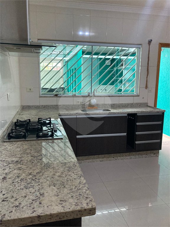 Sobrado à venda com 3 quartos, sendo 1 suíte, em Vila Constança, São Paulo, SP