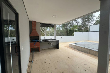 Casa à venda com 3 quartos, sendo 1 suíte, no condomínio Jardim Laguna, Indaiatuba - SP