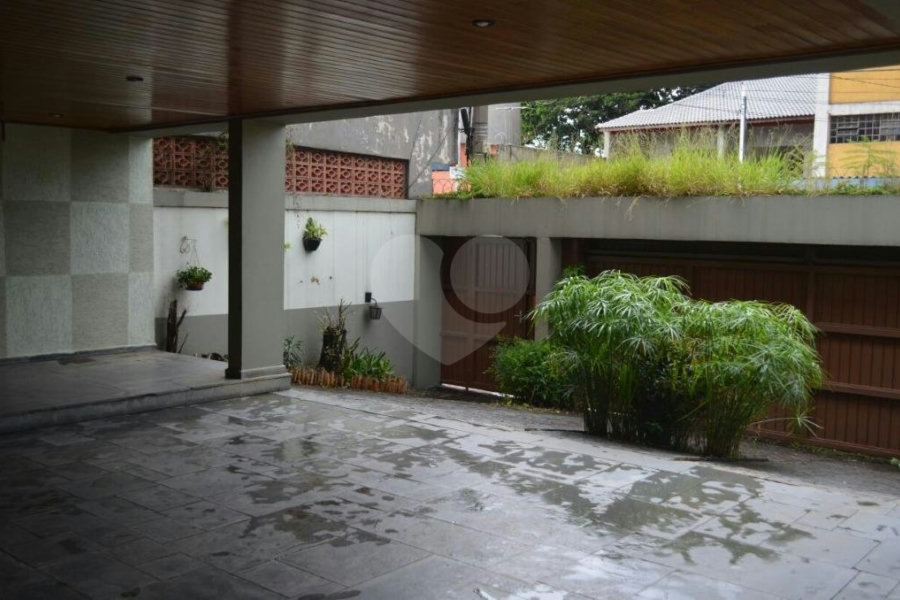 Sobrado à venda com 4 quartos, sendo 3 suítes, em Parque Edu Chaves, São Paulo, SP
