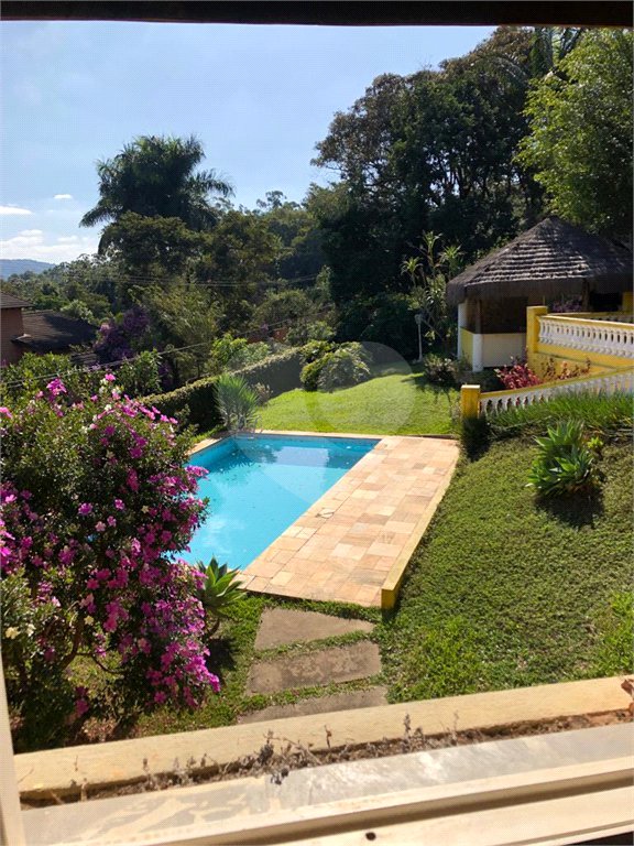 Casa Térrea à venda com 4 quartos, sendo 2 suítes, em Roseira, Mairiporã, SP