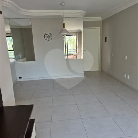 Apartamento à venda com 3 quartos, sendo 1 suíte,  em Cidade São Francisco, São Paulo, SP