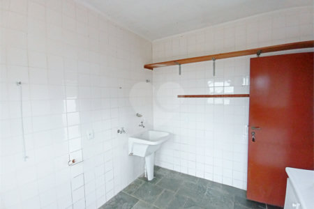 Casa à venda com 4 suítes no condomínio Estância Marambaia, Vinhedo - SP