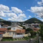 Casa à venda no bairro Recreio Maristela em Atibaia com linda vista para as montanhas