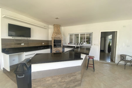 Casa à venda com 6 quartos, sendo 5 suítes, no condomínio Monte Belo, Salto - SP