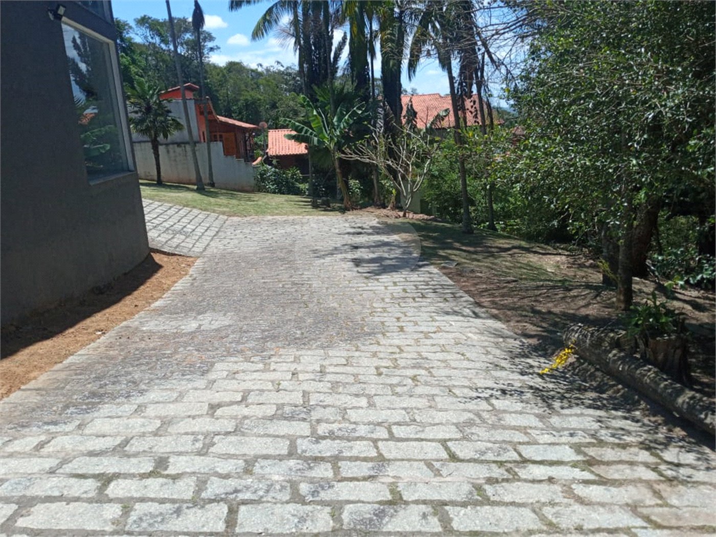 Casa à venda com 2 quartos, sendo 3 suítes,  no condomínio Aruã, Mogi das Cruzes - SP