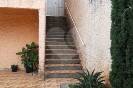 Casa à venda com 2 quartos no Centro, Bom Jesus dos Perdões, SP