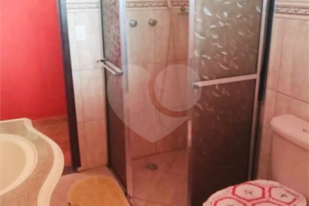 Sobrado à venda com 3 quartos, sendo 1 suíte, em Jardim Casa Branca, Suzano, SP