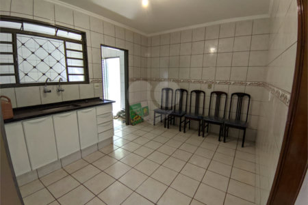 Casa à venda com 4 quartos, sendo 1 suíte, em Valentina Figueiredo, Ribeirão Preto, SP