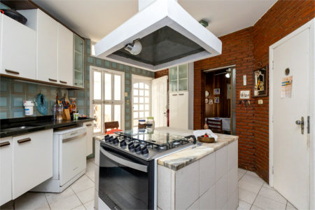 Casa à venda com 4 suítes em Jardim Londrina, São Paulo, SP