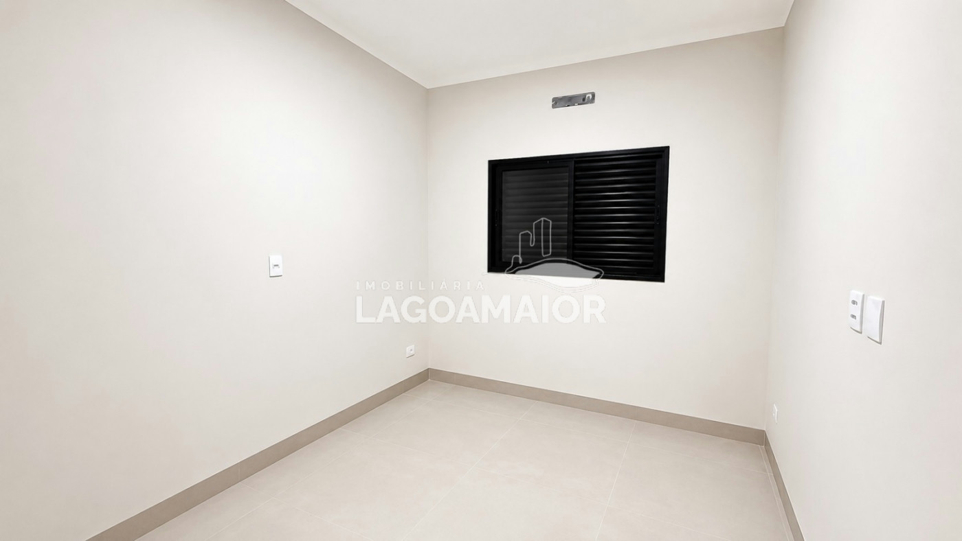 Casa à venda com 3 quartos, sendo 1 suíte,  em Jardim dos Ipês, Três Lagoas, MS