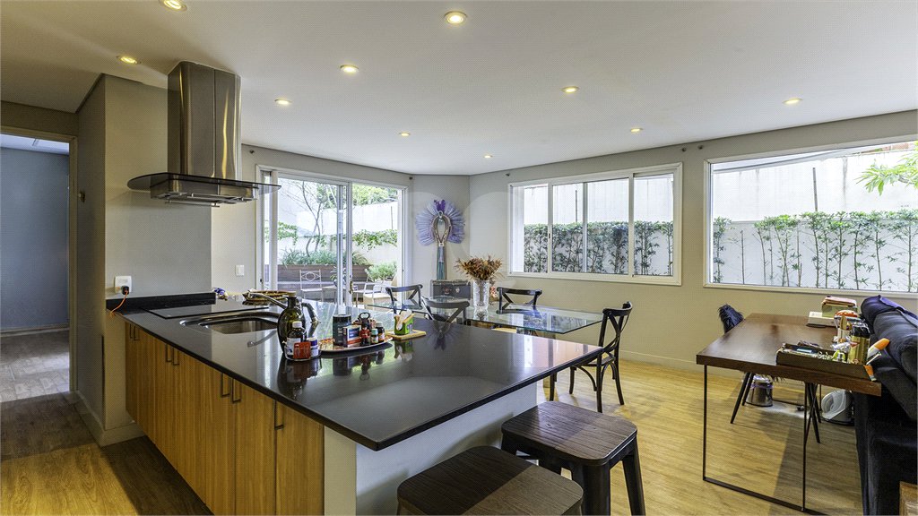 Apartamento para alugar com 1 suíte em Real Parque, São Paulo, SP