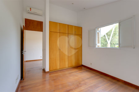 Casa Térrea à venda com 3 quartos, sendo 1 suíte, em Granja Julieta, São Paulo, SP