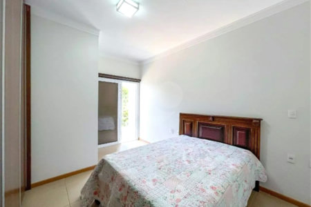 Casa à venda com 3 suítes no condomínio Portal do Lago, Valinhos - SP