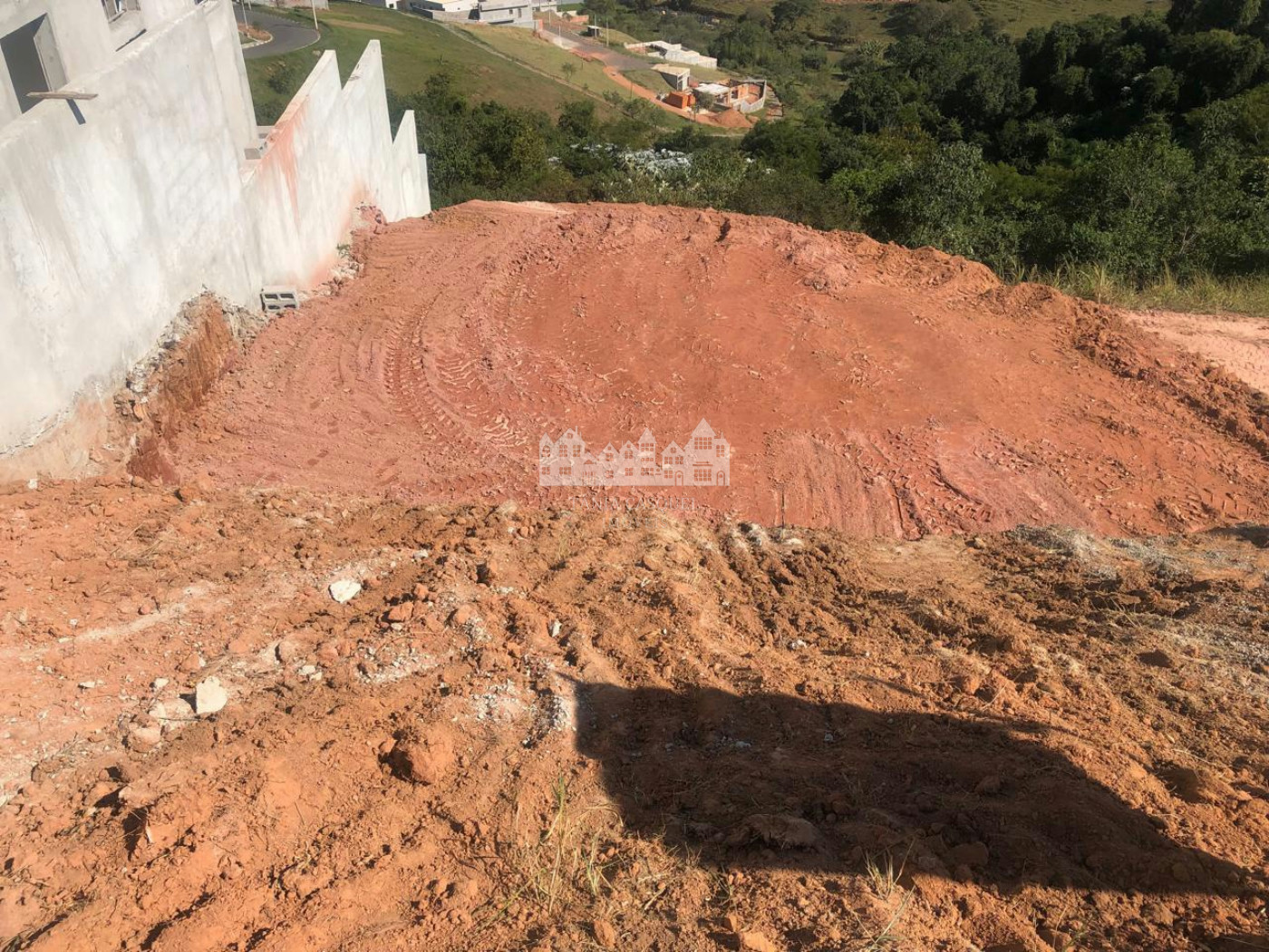 Terreno à venda no condomínio Alto da Floresta, Bom Jesus dos Perdões - SP