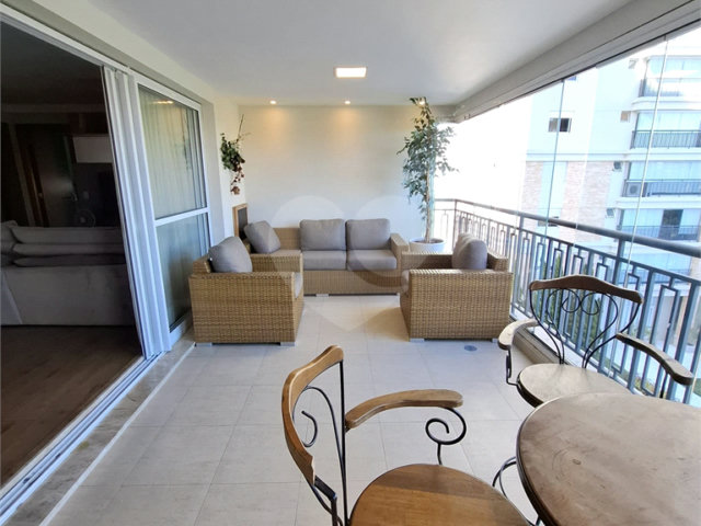 Apartamento à venda com 3 suítes em Jardim Marajoara, São Paulo, SP