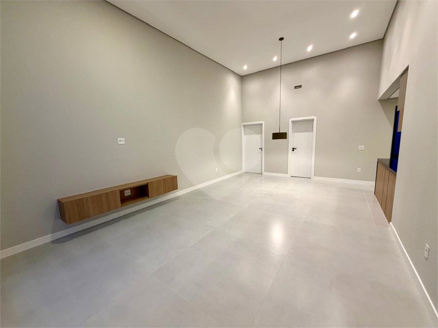 Casa à venda com 3 suítes no condomínio Le France, Sorocaba - SP