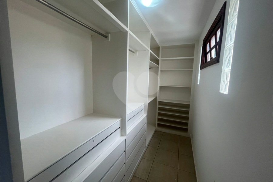 Sobrado à venda com 3 quartos, sendo 1 suíte, em Tremembé, São Paulo, SP