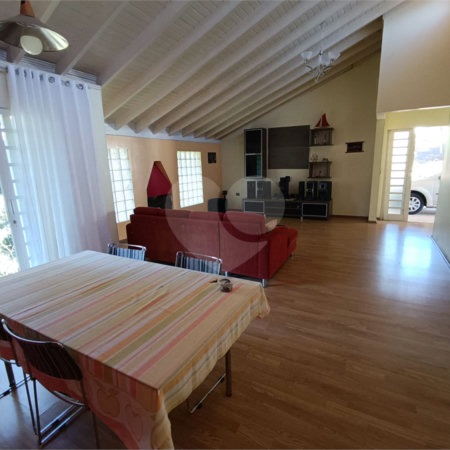 Chácara à venda com 4 quartos, sendo 1 suíte, em Vila Vilma (mailasqui), São Roque, SP