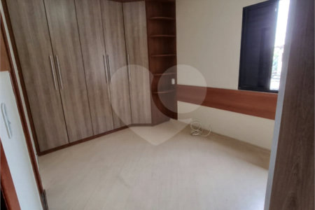 Casa à venda ou para alugar com 3 quartos, sendo 1 suíte,  em Bosque da Saúde, São Paulo, SP