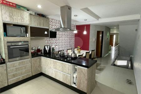 Casa à venda com 3 suítes em Vila Assunção, Santo André, SP