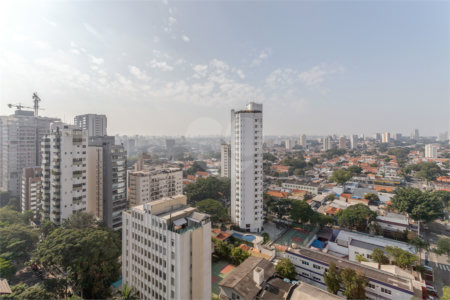 Cobertura à venda ou para alugar com 3 quartos, sendo 2 suítes,  em Campo Belo, São Paulo, SP
