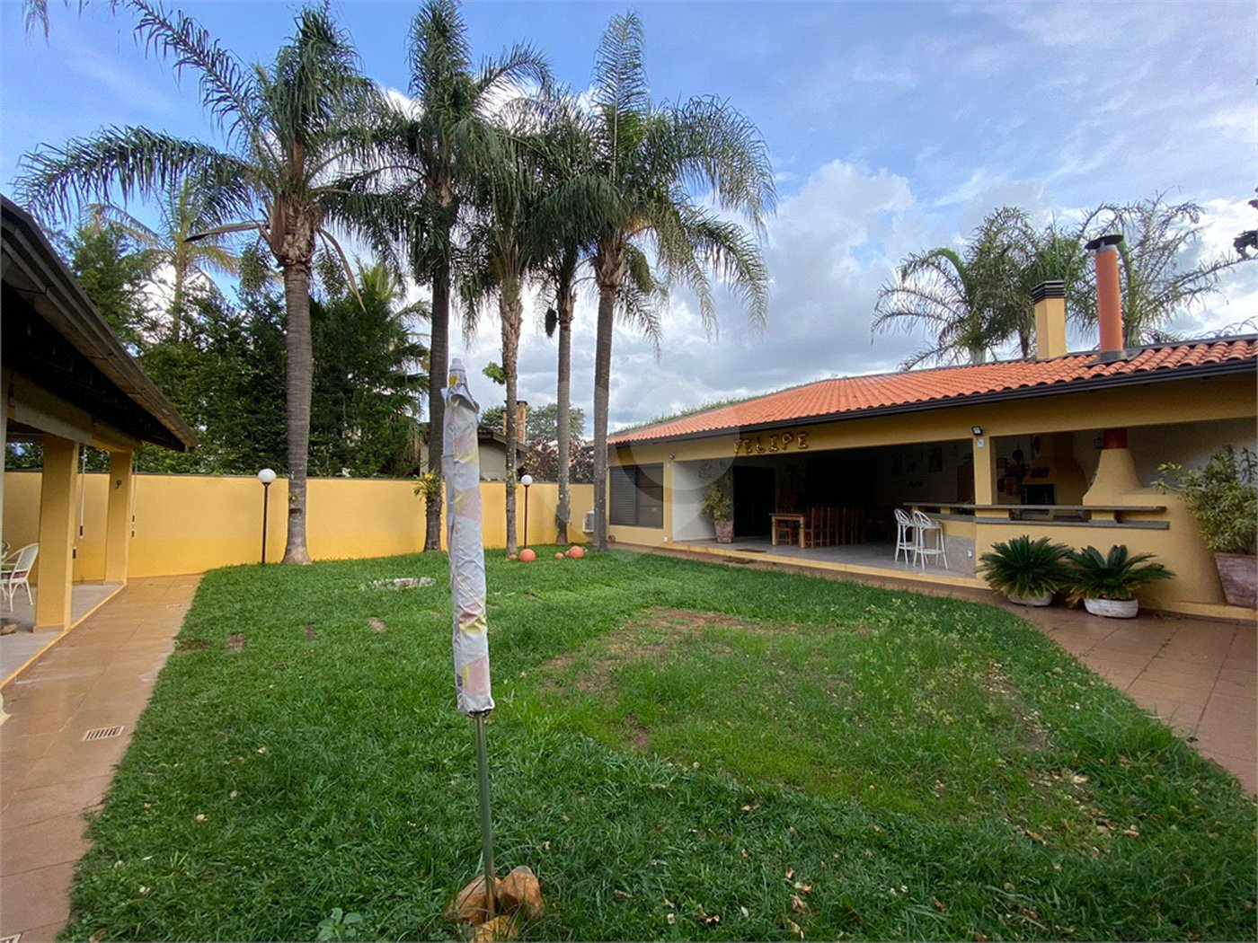 Casa térrea no Condomínio Parque Faber I