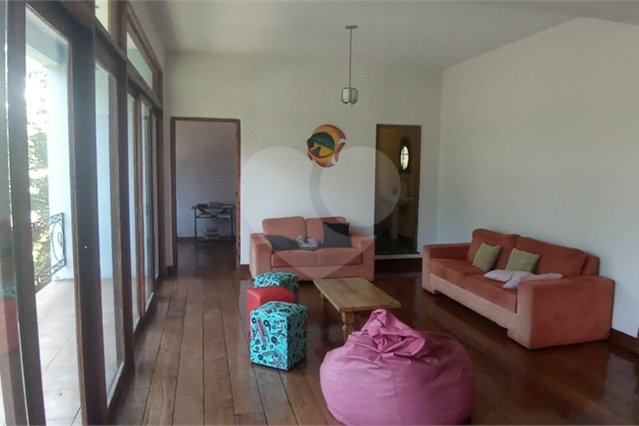 Casa à venda com 5 quartos, sendo 1 suíte, em Roseira, Mairiporã, SP
