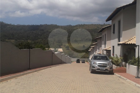 Casa à venda com 3 suítes no condomínio Residencial Marchant Buarque, Atibaia - SP