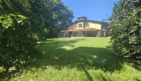 Casa à venda com 5 quartos, sendo 3 suítes,  em Barra da Tijuca, Rio de Janeiro, RJ