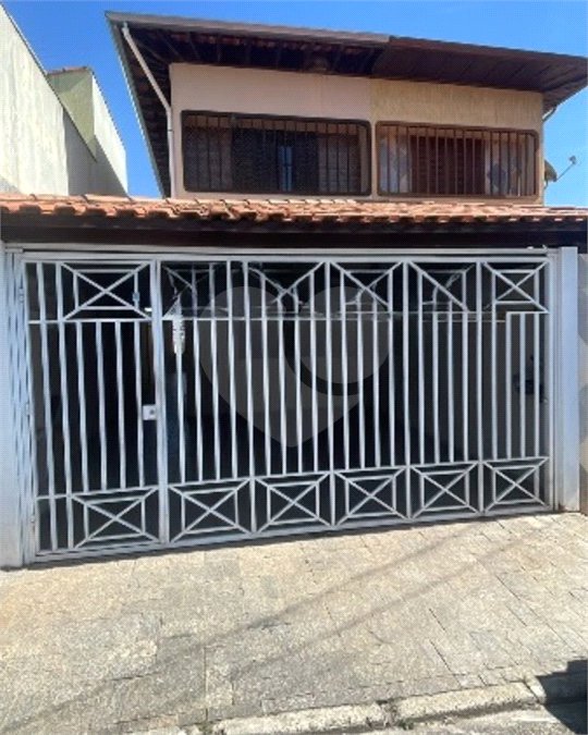 Sobrado à venda com 4 quartos, sendo 1 suíte,  em Jardim Ester Yolanda, São Paulo, SP