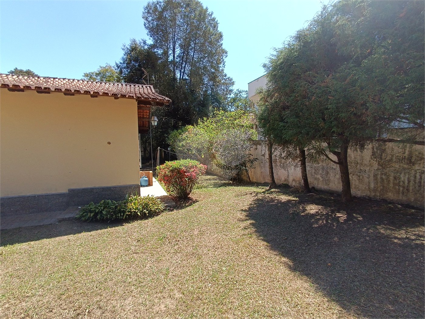 Casa para alugar com 3 quartos, sendo 1 suíte,  em Esplanada Mendes Moraes, São Roque, SP