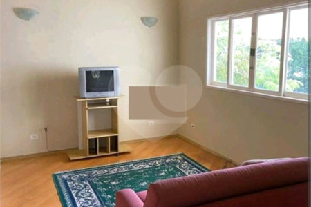 Sobrado à venda com 3 quartos, sendo 1 suíte, em Jardim Maristela, Atibaia, SP