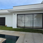 Casa à venda ou para alugar com 5 quartos, sendo 4 suítes,  no condomínio Equilibrium, Atibaia - SP
