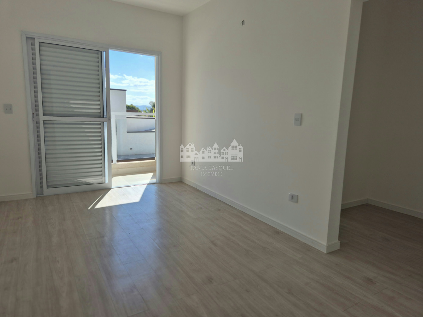 Casa à venda com 4 quartos, sendo 3 suítes, em Vila Petrópolis, Atibaia, SP