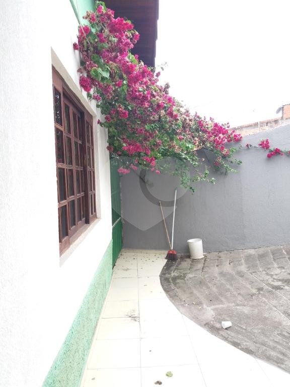 Casa à venda com 4 quartos, sendo 1 suíte,  em Jardim Helga, São Paulo, SP
