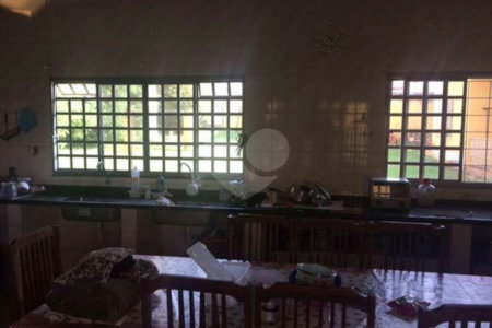Casa à venda com 6 quartos, sendo 4 suítes, no condomínio Cond Riacho Fundo, Araçoiaba da Serra - SP