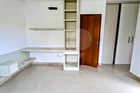 Casa à venda com 3 quartos, sendo 2 suítes, em Orla Norte, Porto Seguro, BA