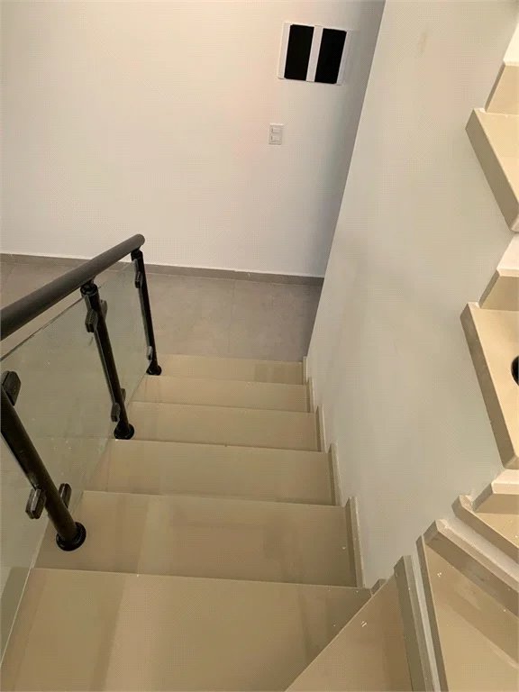 Casa à venda com 3 quartos, sendo 1 suíte,  no condomínio Villa D'este, Cotia - SP