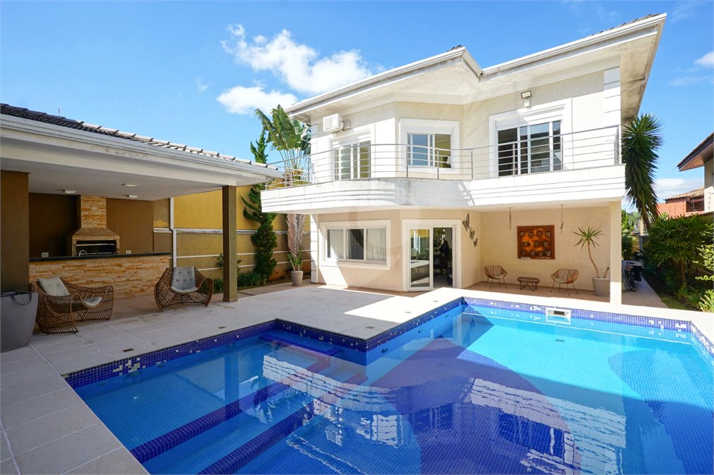 Casa à venda ou para alugar com 4 suítes em Interlagos, São Paulo, SP