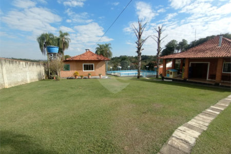 Chácara à venda com 6 quartos, sendo 1 suíte,  em Cercadinho, Alambari, SP