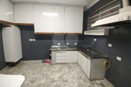 Sobrado à venda com 5 quartos, sendo 3 suítes, em Cidade Monções, São Paulo, SP