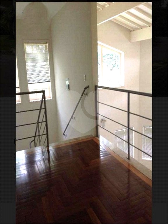 Casa à venda com 4 quartos, sendo 2 suítes, no condomínio Bosque de Grevilea, Vinhedo - SP