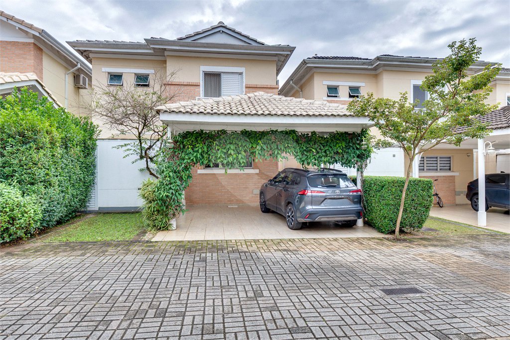 Casa à venda com 3 suítes no condomínio Villa Splendore, São Paulo - SP