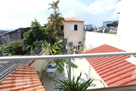 Sobrado à venda com 6 quartos, sendo 5 suítes, em Vila Paranaguá, São Paulo, SP
