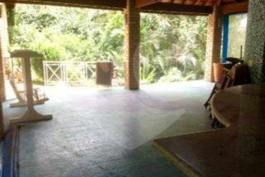 Sobrado à venda com 4 quartos, sendo 2 suítes, em Alpes da Cantareira, Mairiporã, SP