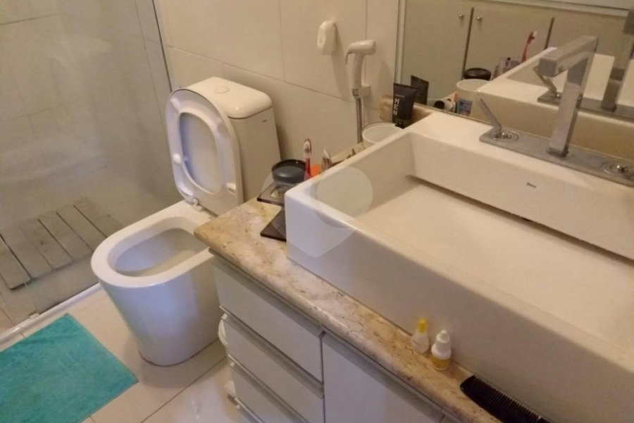 Sobrado à venda com 3 quartos, sendo 1 suíte, em Vila Guilherme, São Paulo, SP