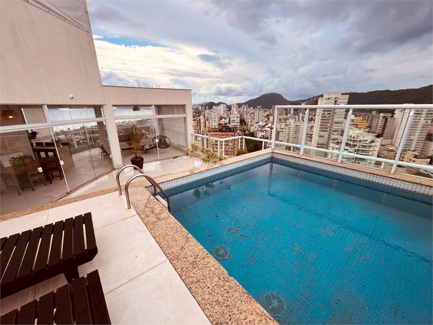 Apartamento com 3 dormitórios à venda, 285 m² por R$ 3.490.000,00 - Jardim Virginia - Guarujá/SP