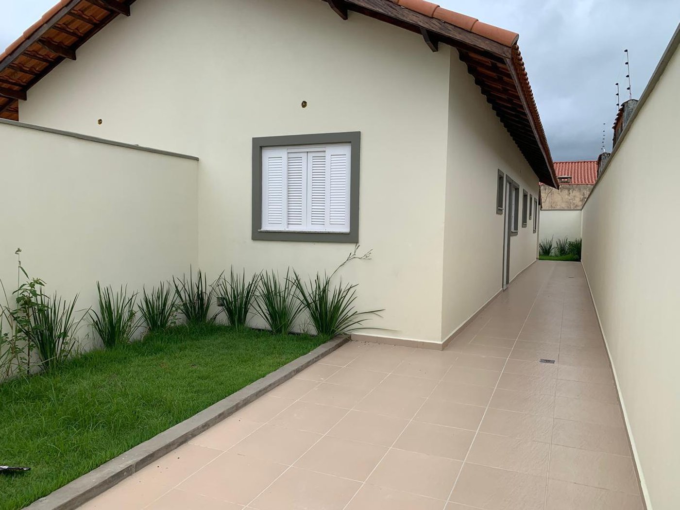 Casa à venda com 2 quartos, sendo 1 suíte, em Nova Itanhaém, Itanhaém - SP