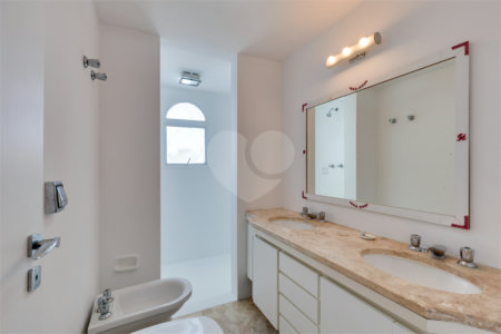 Apartamento à venda com 3 suítes em Real Parque, São Paulo, SP