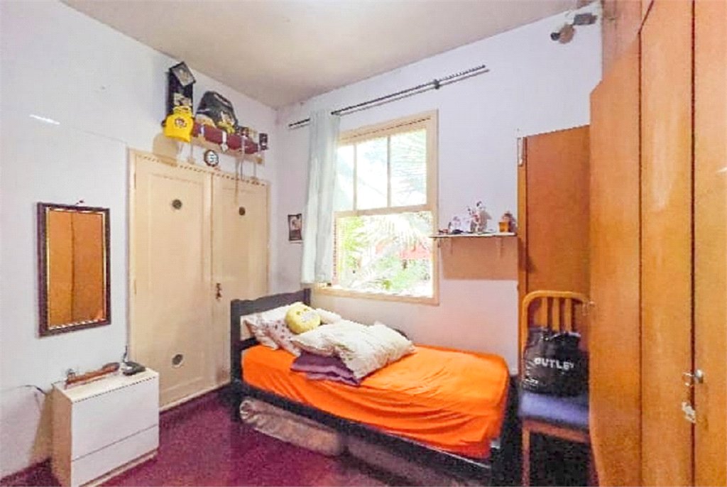 Apartamento na Vila Mariana, 3 quartos, 2 banheiros, 2 vagas.